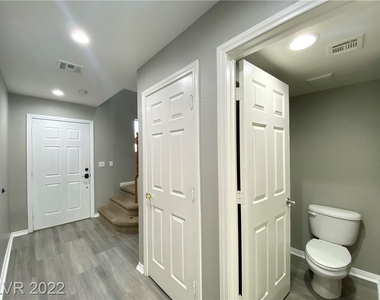 8881 Skyline Peak Court - Photo Thumbnail 2