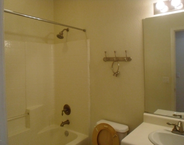 1311 W Wahalla Lane - Photo Thumbnail 21