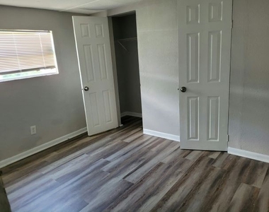 11211 East Bay Rd. Unit 4 - Photo Thumbnail 3