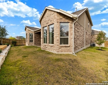 1411 Nicholas Cove - Photo Thumbnail 32