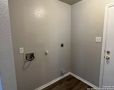 5306 Harefield Dr - Photo Thumbnail 10