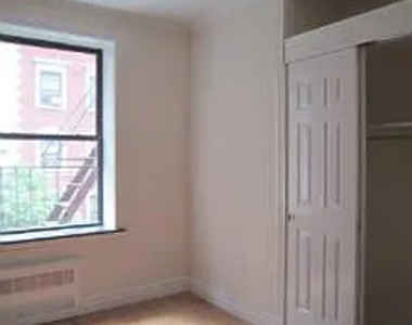 212 East 105th Street - Photo Thumbnail 3