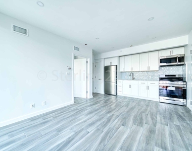 31-07 31st Avenue - Photo Thumbnail 5
