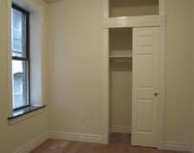 212 East 105th Street - Photo Thumbnail 3