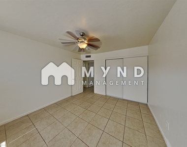 6839 W. Palo Verde Ave - Photo Thumbnail 9