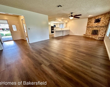 9913 Spring Oak Dr - Photo Thumbnail 4