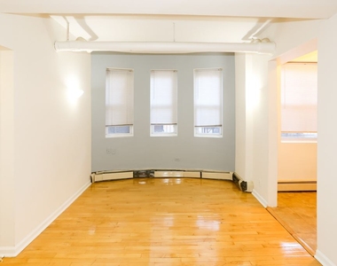 5516 N. Kenmore, Unit 401 - Photo Thumbnail 9