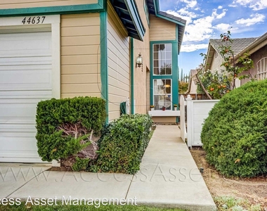 44637 Ashbury Place - Photo Thumbnail 2