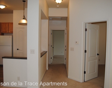 912 W Loire Court - Photo Thumbnail 6