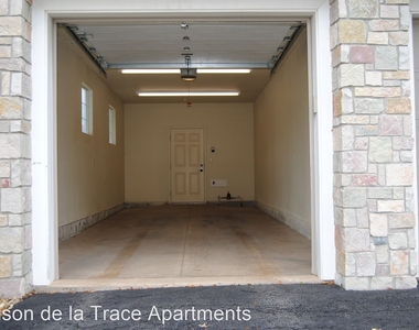 912 W Loire Court - Photo Thumbnail 2