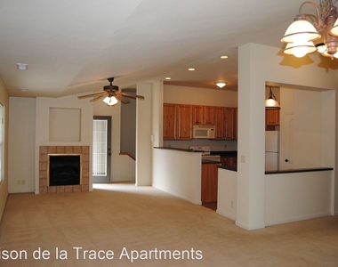 912 W Loire Court - Photo Thumbnail 3