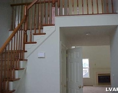 213 Mcnair Circle - Photo Thumbnail 3