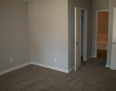 8313 Liberty Lane - Photo Thumbnail 5