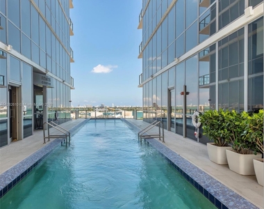 1100 W Biscayne Blvd - Photo Thumbnail 24