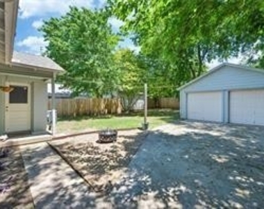 2521 Forest Park Boulevard - Photo Thumbnail 23