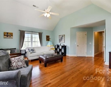 8560 Cabot Court - Photo Thumbnail 20