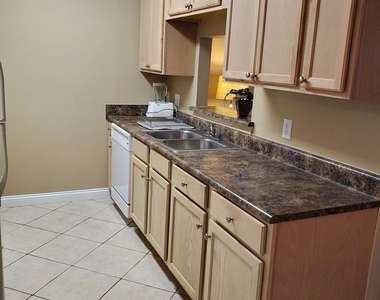 1517 Regency Road Unit 67 - Photo Thumbnail 8