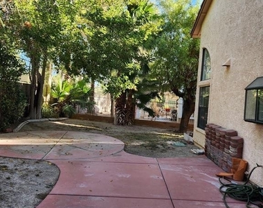 4833 Fiesta Lakes Street - Photo Thumbnail 3