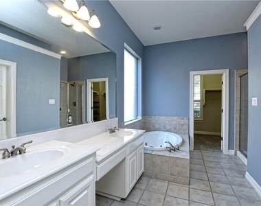 2341  Berwick Dr - Photo Thumbnail 21