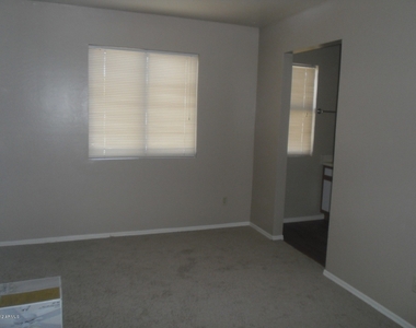 2528 W Monte Cristo Avenue - Photo Thumbnail 6