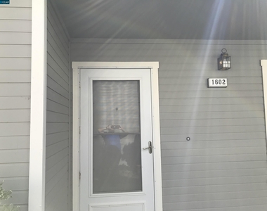 1602 Somerset Pl - Photo Thumbnail 22