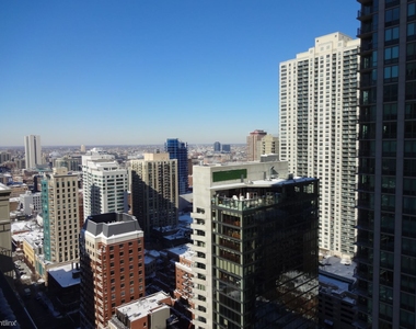 10 E Ontario St Apt 3510 - Photo Thumbnail 2