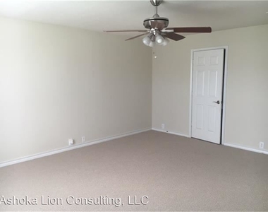 7230 Wisteria Chase Pl - Photo Thumbnail 6