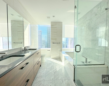 515 West 36th Street - Photo Thumbnail 8