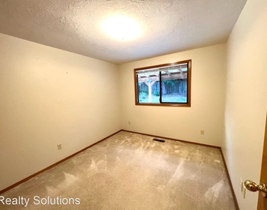 7712 Sw Landau Street - Photo Thumbnail 10