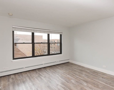 5858 N. Sheridan, Unit 404 - Photo Thumbnail 11