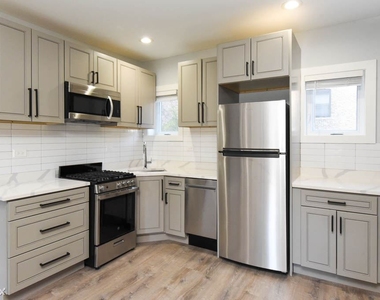 7738 N. Eastlake Terrace, Unit 3w - Photo Thumbnail 1