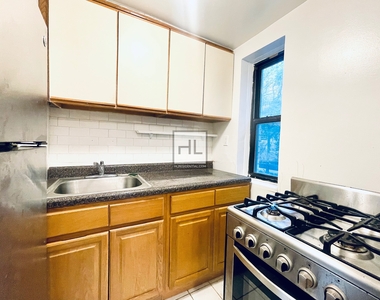 315 East 56 Street - Photo Thumbnail 2