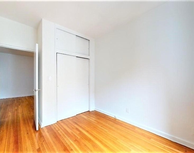 233 East 81 Street - Photo Thumbnail 5