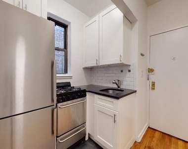 233 East 81 Street - Photo Thumbnail 6