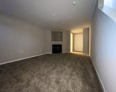 1004 Hartford Village Boulevard - Photo Thumbnail 22