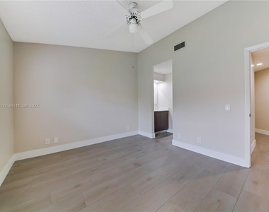 1397 Springside Dr - Photo Thumbnail 20