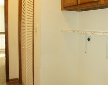 1009 Emory Place - Photo Thumbnail 8