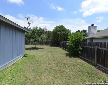 328 Bentwood Dr - Photo Thumbnail 15