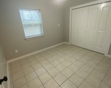 518 Peterson Dr - Photo Thumbnail 8