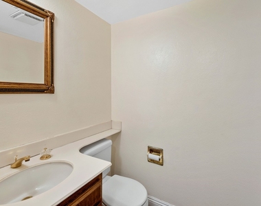 4640 Glencoe Ave - Photo Thumbnail 8