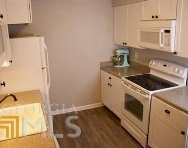 5155 Roswell Rd  #5 - Photo Thumbnail 3
