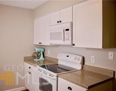 5155 Roswell Rd  #5 - Photo Thumbnail 1