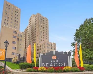 4 Beacon Way - Photo Thumbnail 0