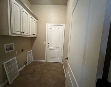 16812 Valderama Way - Photo Thumbnail 26