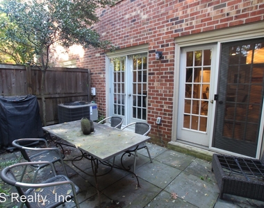 3217 Sutton Place, Nw Unit C - Photo Thumbnail 14