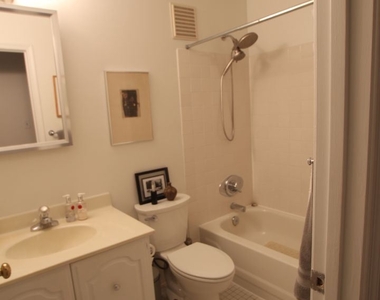 3217 Sutton Place, Nw Unit C - Photo Thumbnail 9