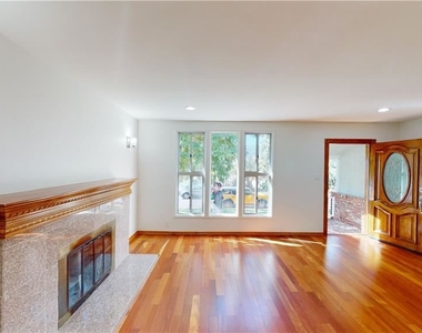 2847 Fairmount Ave - Photo Thumbnail 6