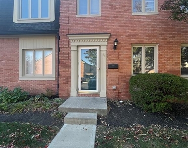 1155 Canterbury Square S - Photo Thumbnail 25