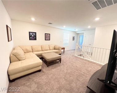 6994 Sylmar Ave Avenue - Photo Thumbnail 12