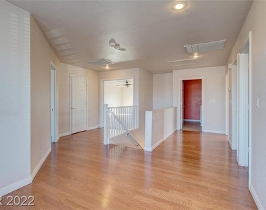 8205 Golden Cypress Avenue - Photo Thumbnail 17